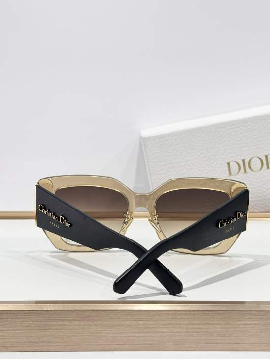 Picture of Dior Sunglasses _SKUfw76989628fw